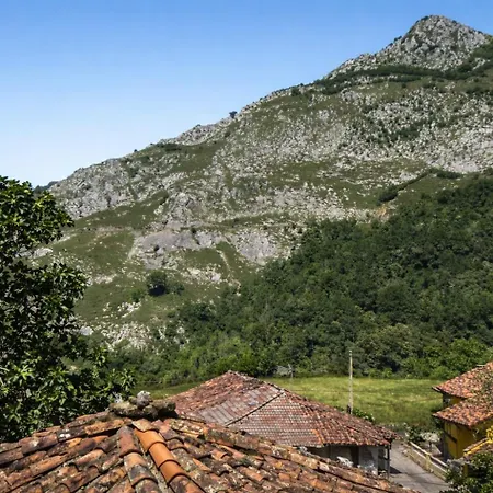 Casa Yanu Historica En Parque Natural De Ponga Vakantiehuis *